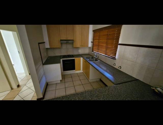 2 BEDROOM TOWNHOUSE FOR SALE IN MONAVONI